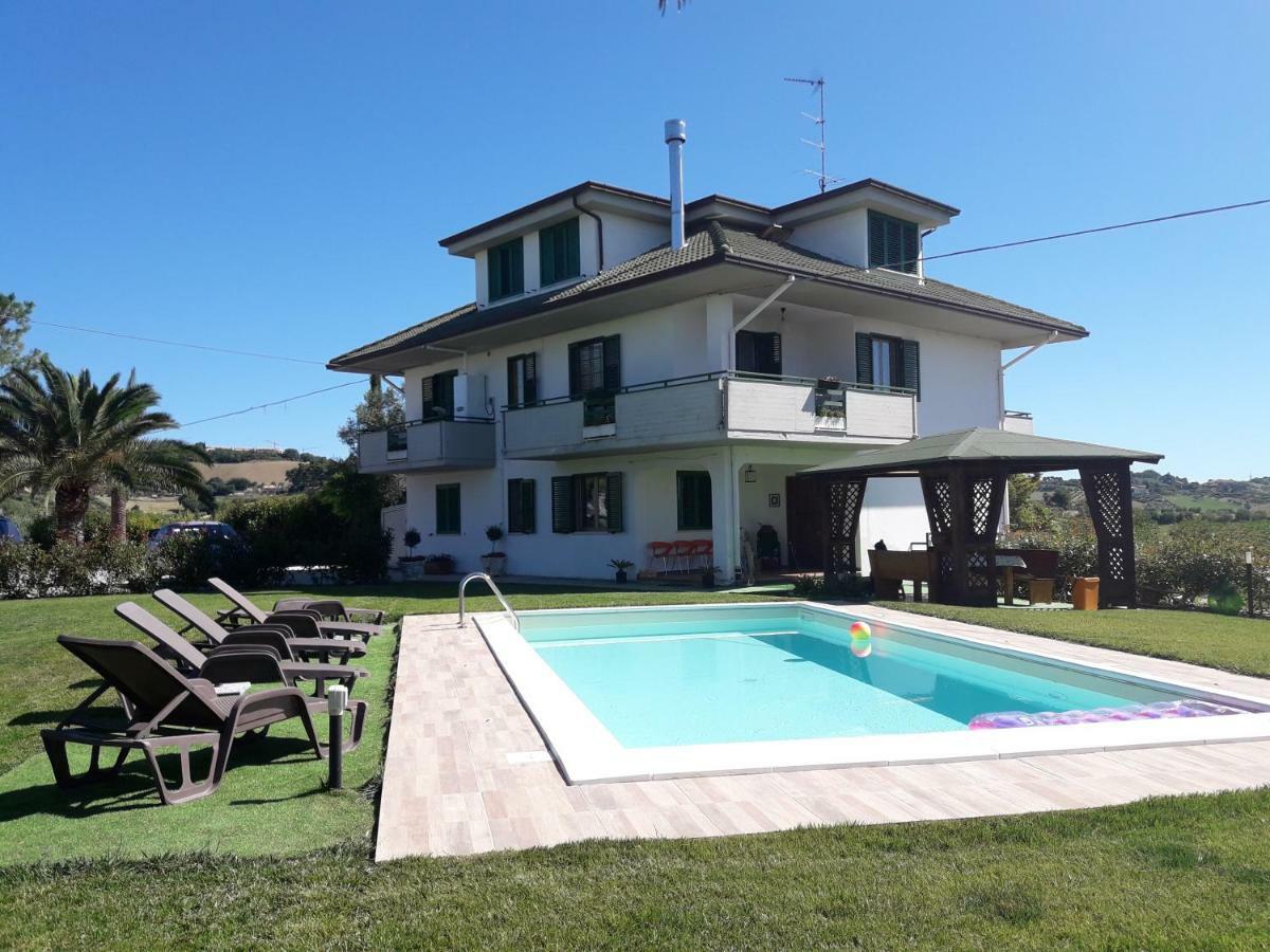 Gli Orti Di San Giacomo Acomodação com café da manhã Monteprandone Exterior foto